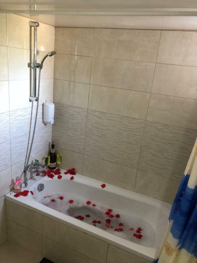 Lucky 2 Apartment Паралимни Екстериор снимка